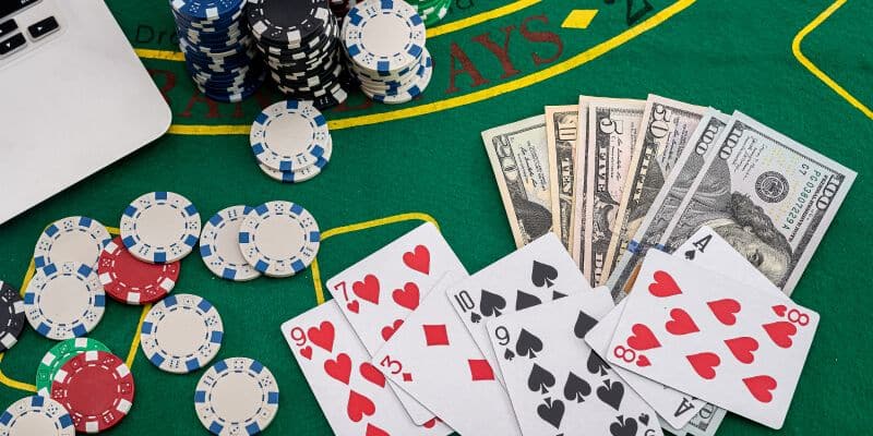 Game bài Poker - Tựa game cá cược đình đám
